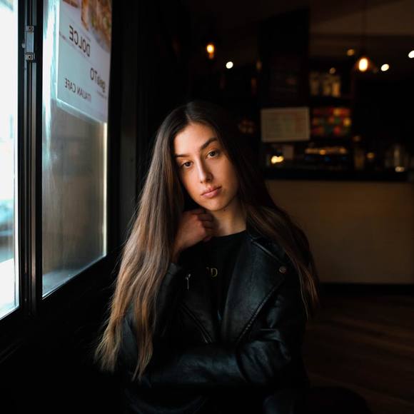 Meet your Posher, Nicola - Picture 1 of 2